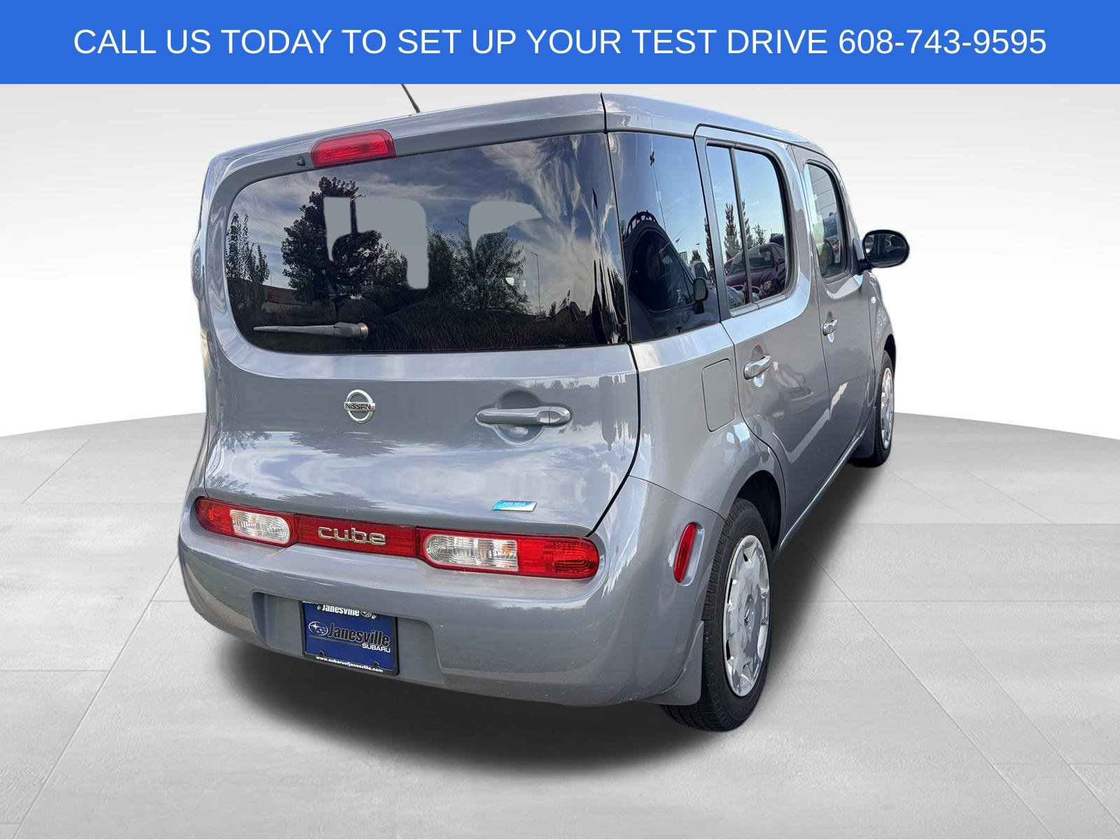Used 2013 Nissan Cube 1.8 S w/ Interior Illumination Pkg FWD image 3