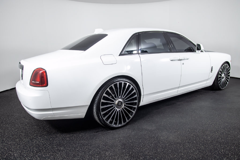 Used 2019 Rolls-Royce Ghost RWD image 17