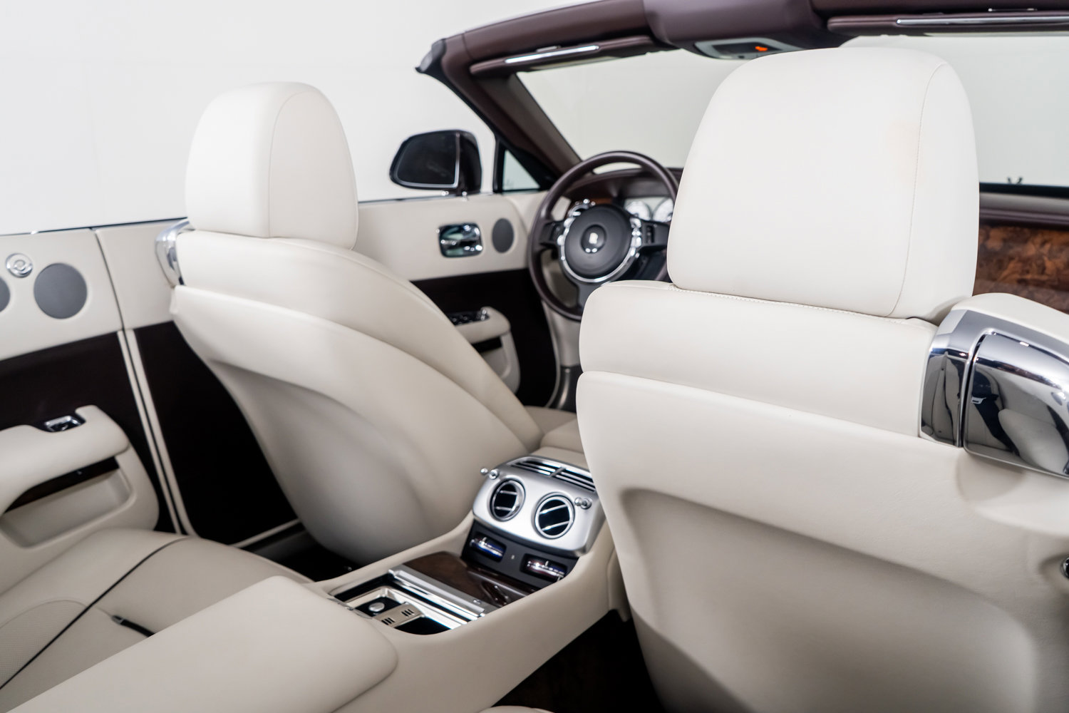 Used 2017 Rolls-Royce Dawn image 50