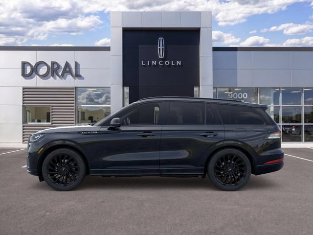 New 2026 Lincoln Aviator Reserve w/ Jet Appearance Package RWD image 3
