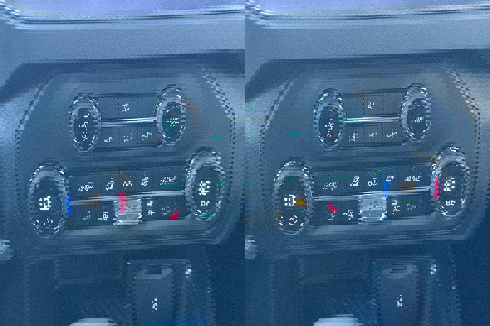 Used 2025 Ford Bronco Big Bend image 24