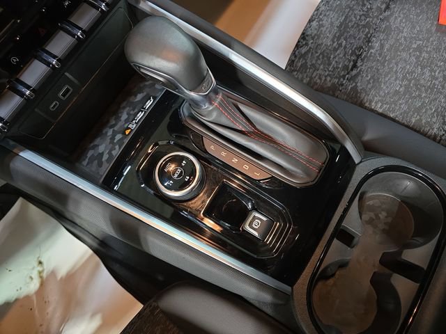 Used 2023 Chevrolet Colorado Z71 w/ Z71 Convenience Package 2 image 27