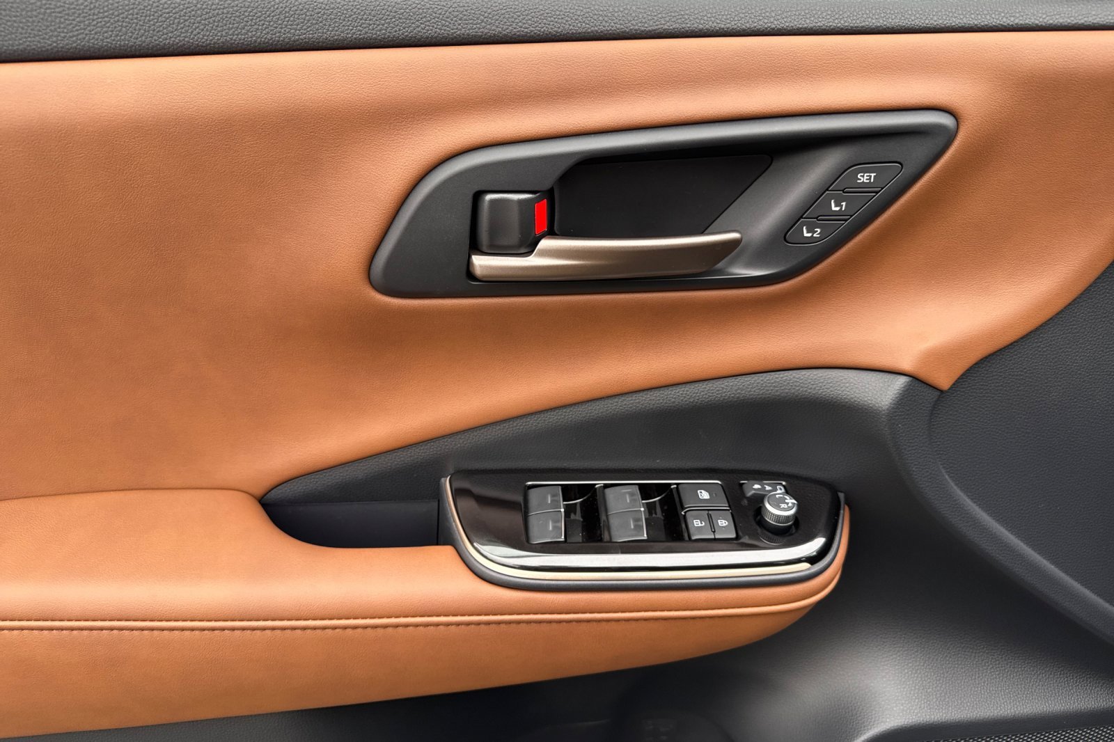 New 2025 Toyota Crown Signia image 11