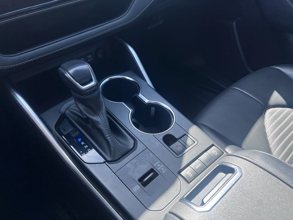 Used 2022 Toyota Highlander XSE image 22