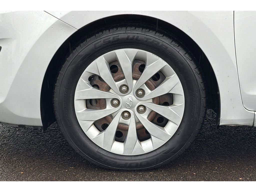 Used 2017 Hyundai Elantra GT image 25