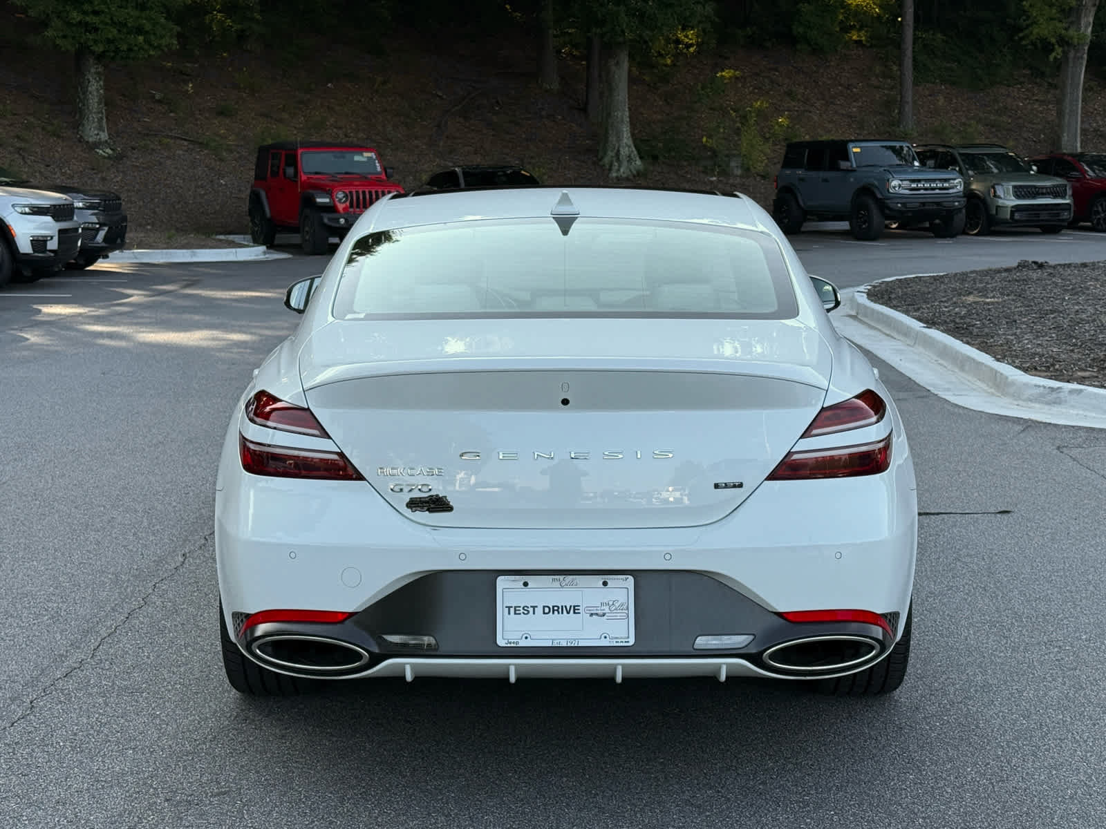 Used 2022 Genesis G70 3.3T RWD image 4