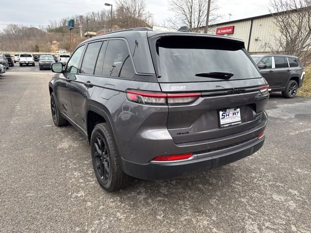 Used 2026 Jeep Grand Cherokee Altitude image 5