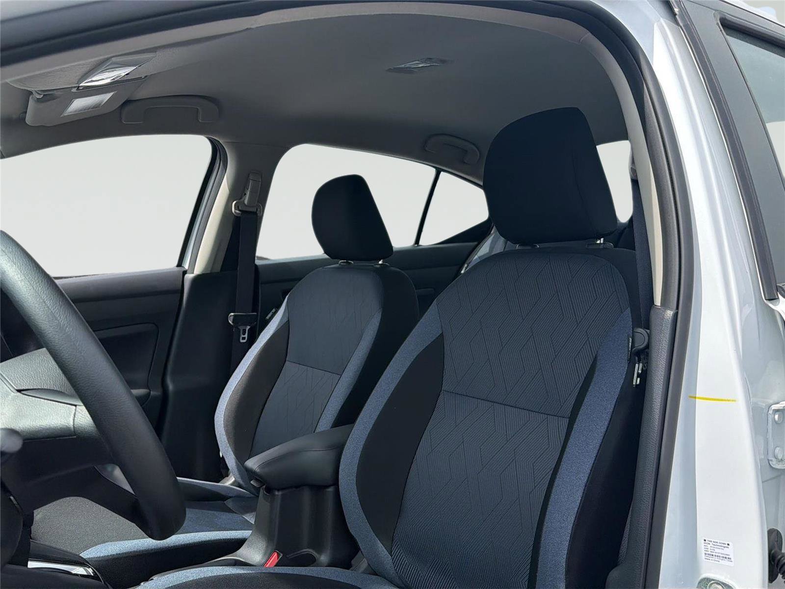 Used 2025 Nissan Versa SV w/ Trunk Package image 10