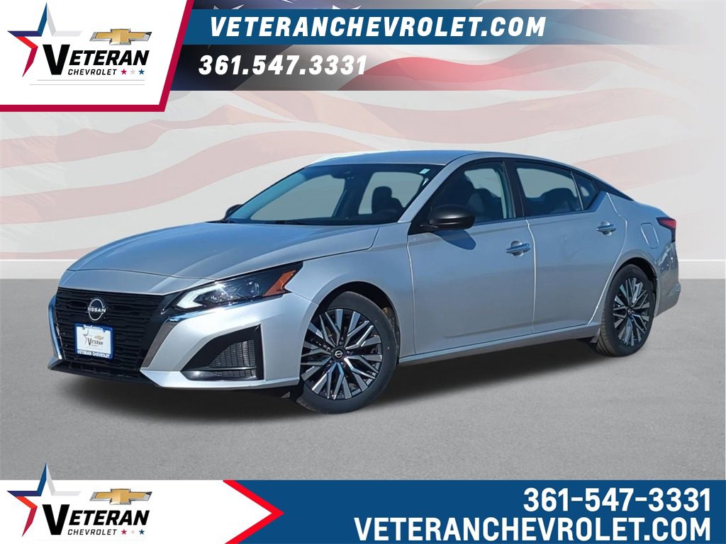 Used 2024 Nissan Altima 2.5 SV image 1