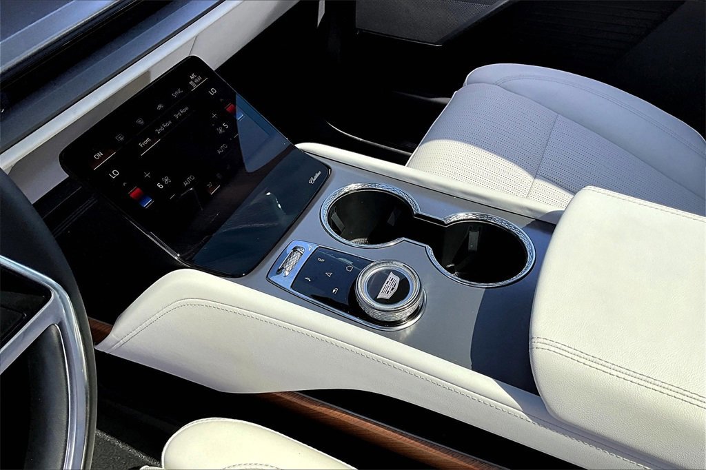 New 2026 Cadillac Vistiq Luxury image 8