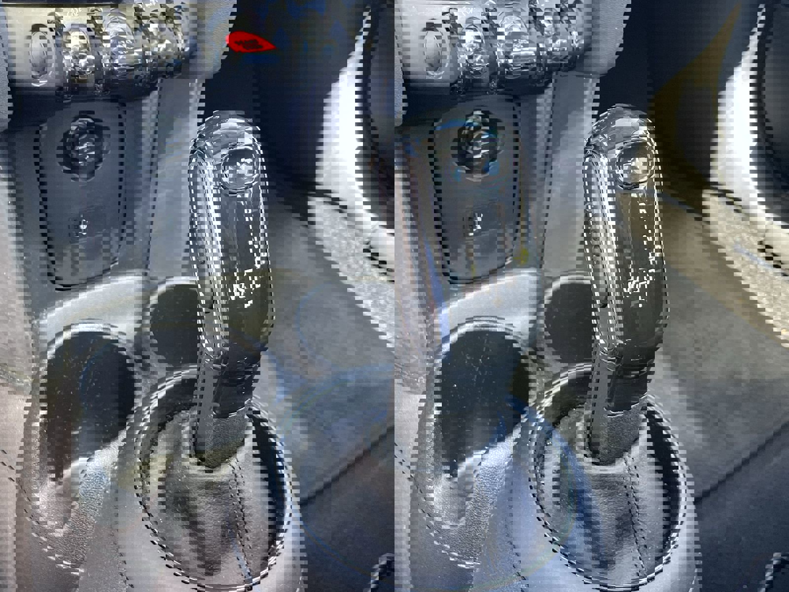 Used 2020 MINI Cooper 2-Door Hardtop image 15