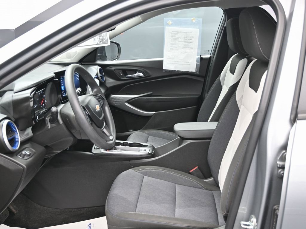 Used 2024 Chevrolet Trax LS w/ Driver Confidence Package image 16