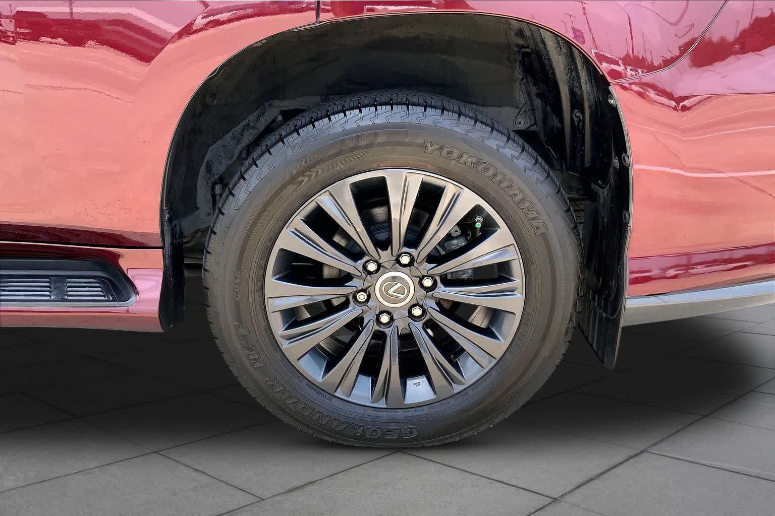 Used 2022 Lexus GX 460 Luxury w/ Sport Design Package AWD/4WD image 11