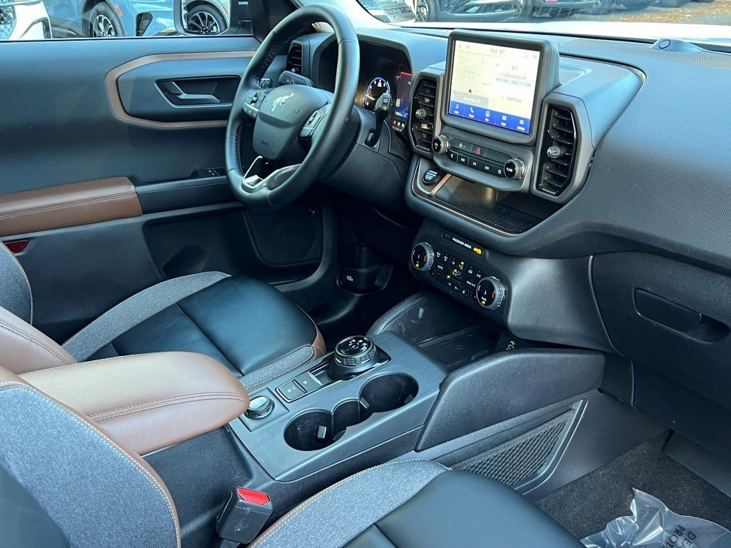 Used 2024 Ford Bronco Sport Outer Banks w/ Tech Package image 11