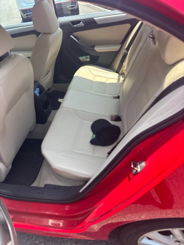 Used 2013 Volkswagen Jetta SE FWD image 9