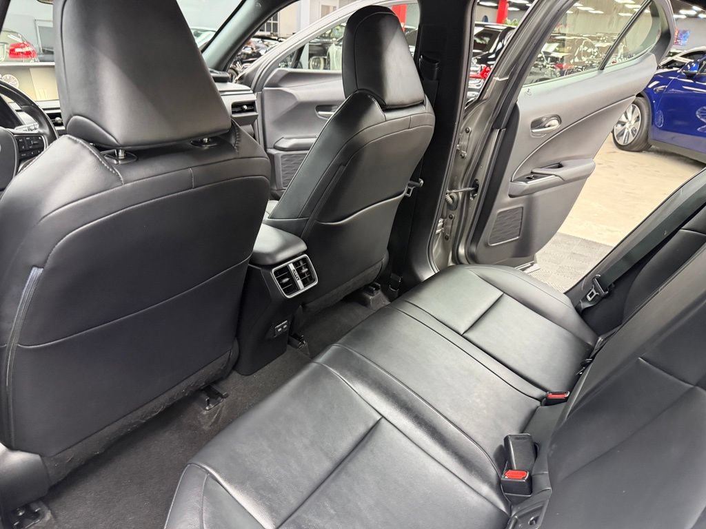 Used 2021 Lexus UX 200 w/ Accessory Package (Z1) FWD image 39
