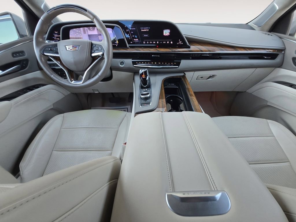 Used 2024 Cadillac Escalade Premium Luxury Platinum image 10