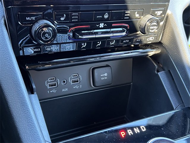 New 2025 Jeep Grand Cherokee Limited w/ Black Appearance Package image 26