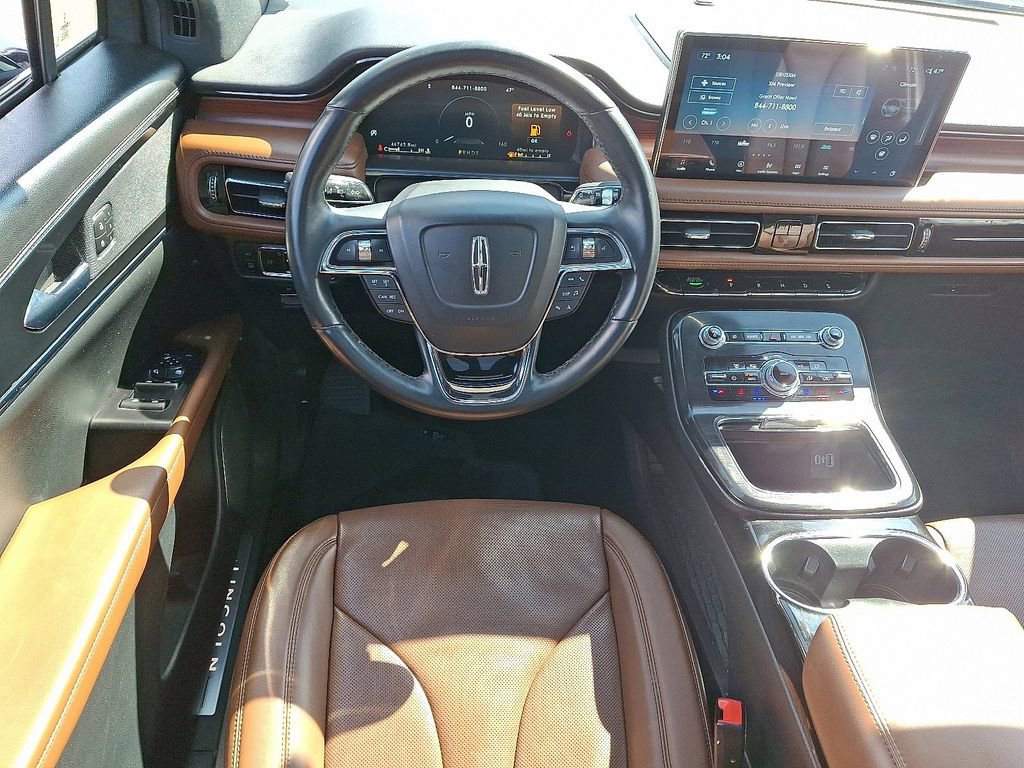 Used 2023 Lincoln Nautilus Reserve w/ Monochromatic Package AWD/4WD image 12