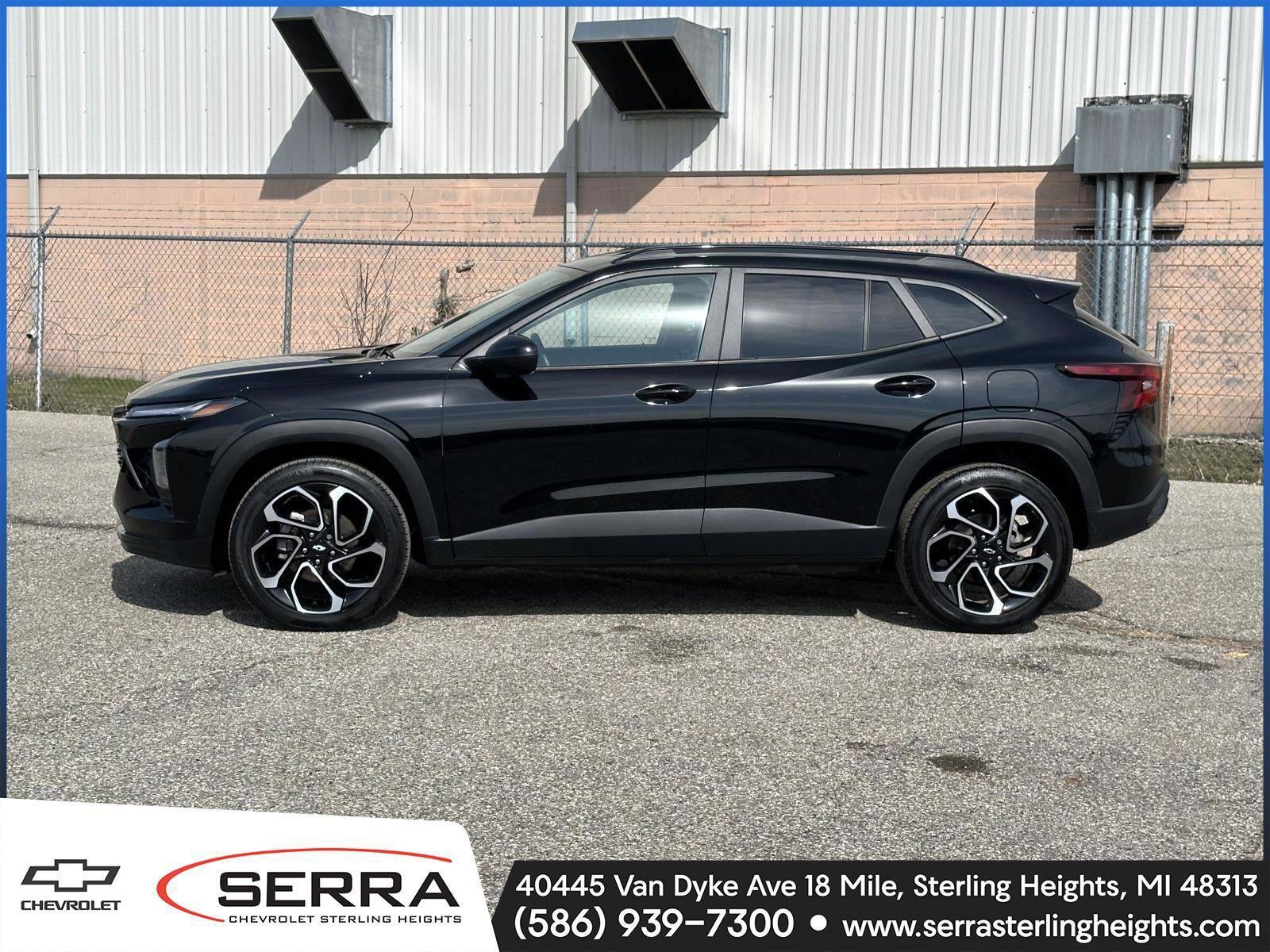 Certified 2024 Chevrolet Trax RS w/ Driver Confidence Package image 2