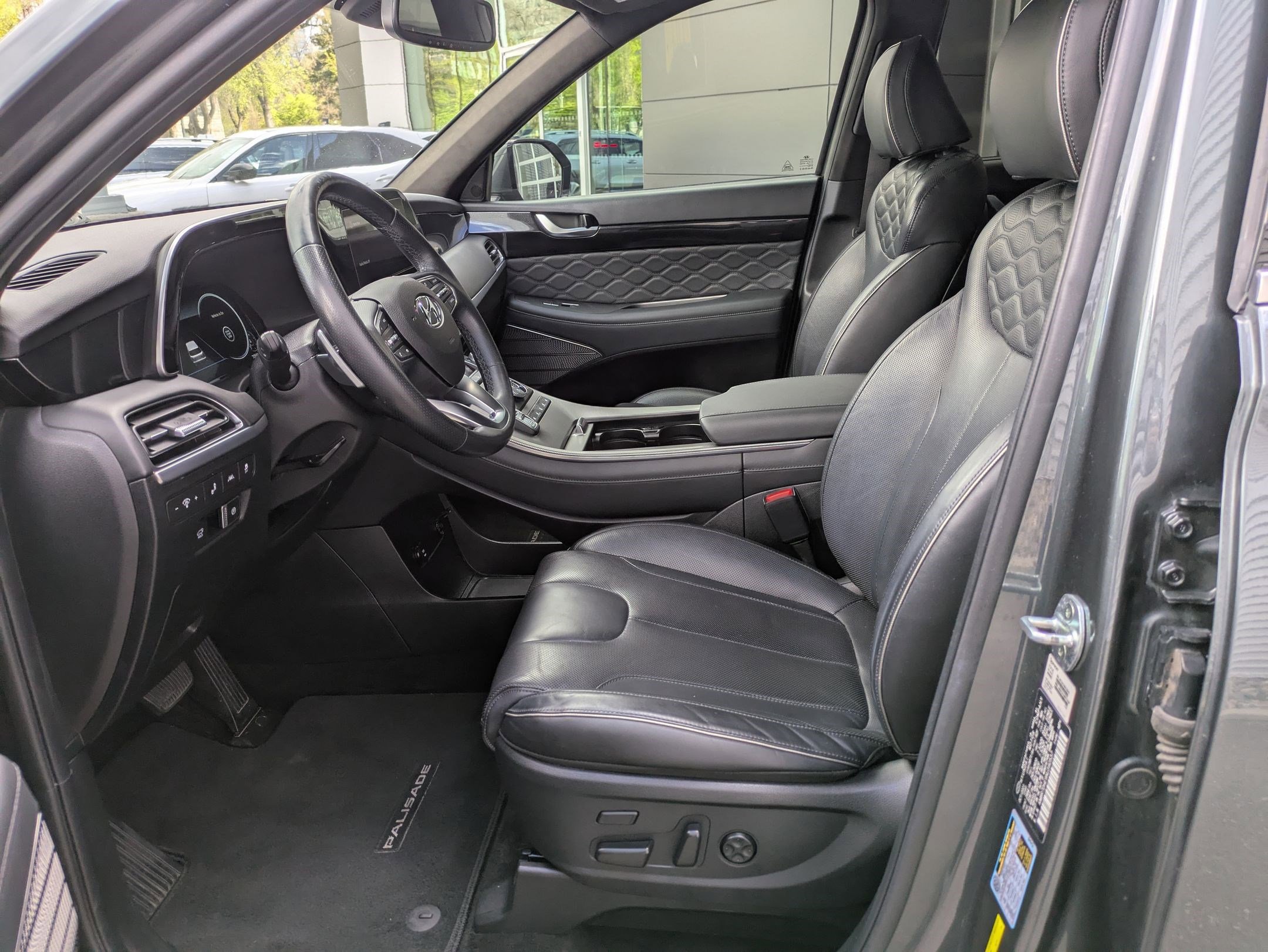 Used 2022 Hyundai Palisade Calligraphy image 15