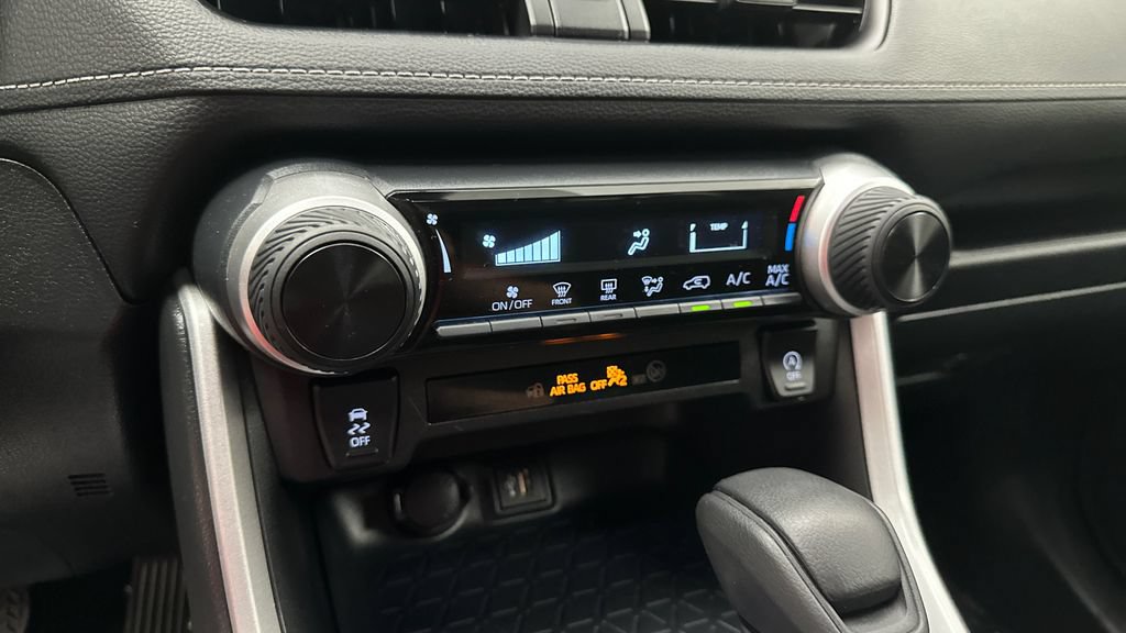 Certified 2025 Toyota RAV4 LE AWD/4WD image 17