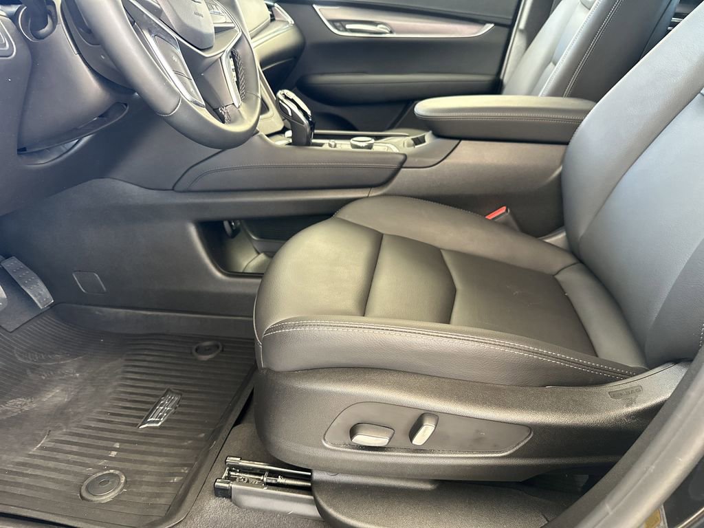 New 2025 Cadillac XT5 Luxury w/ LPO, Floor Liner Package FWD image 11