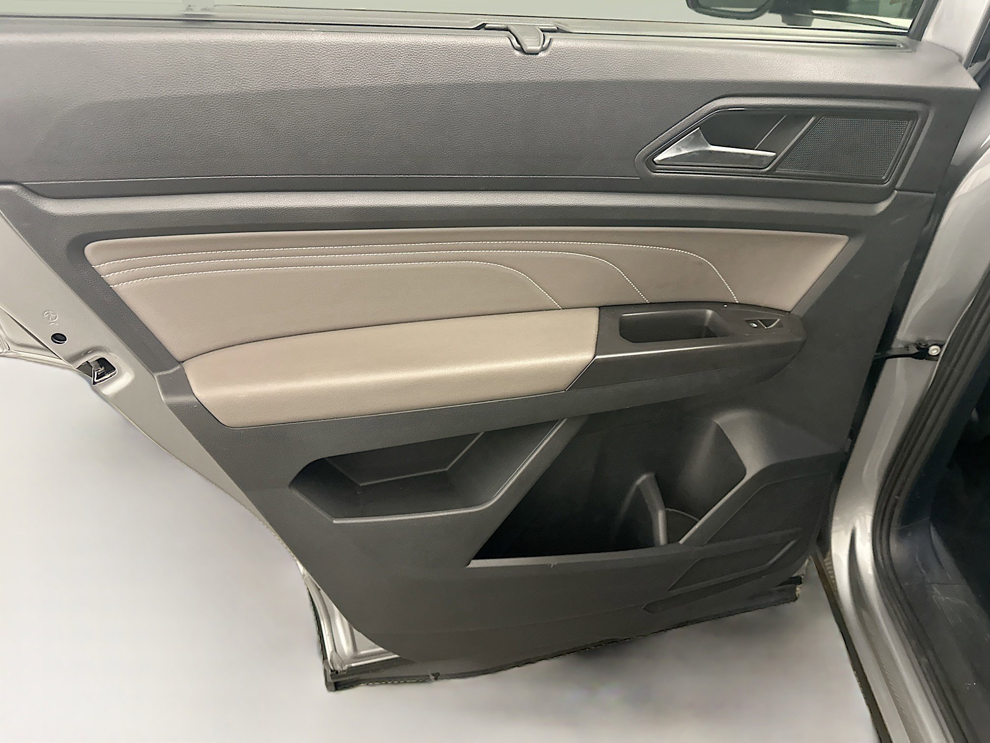 Used 2022 Volkswagen Atlas SE image 26