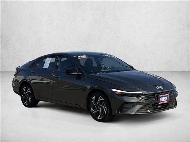 Certified 2025 Hyundai Elantra SEL image 3