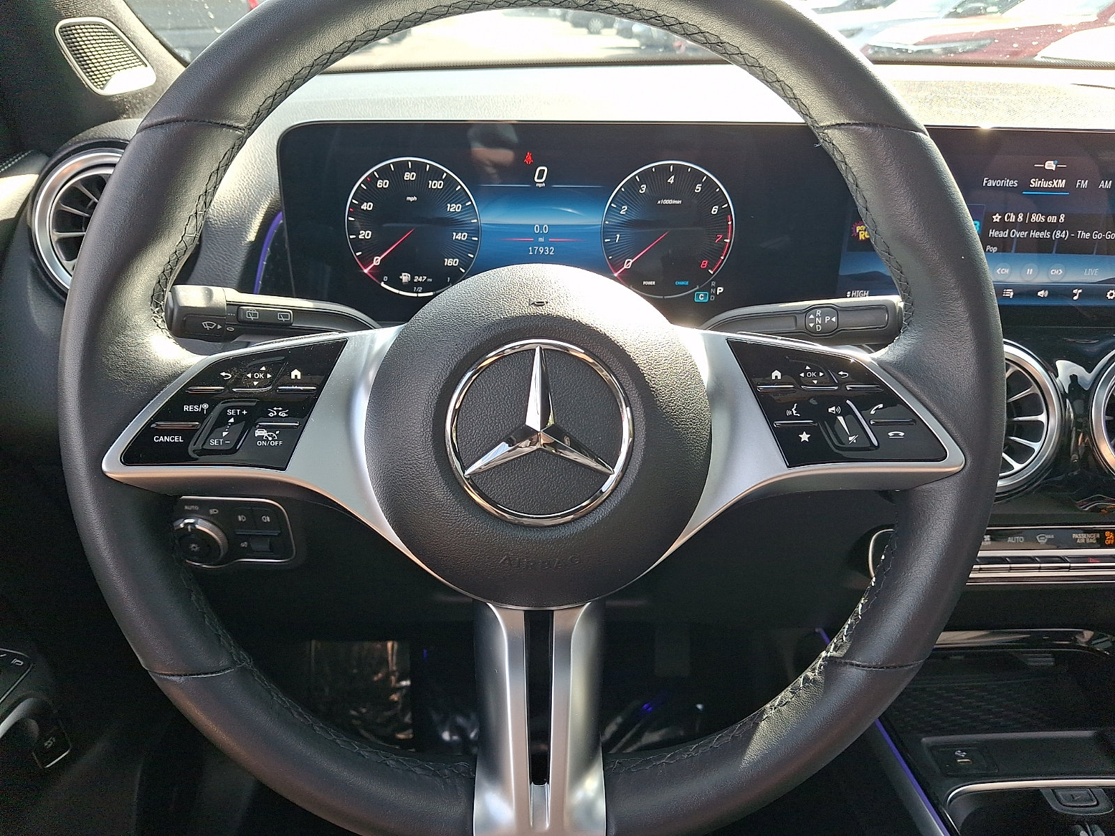 Used 2024 Mercedes-Benz GLB 250 4MATIC image 18