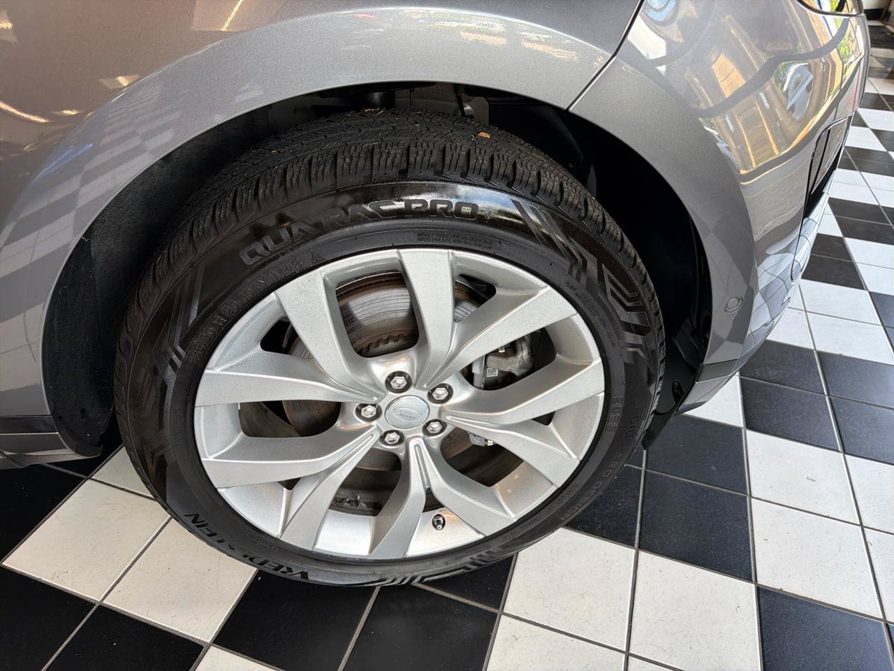 Used 2021 Land Rover Range Rover Evoque S AWD/4WD image 8