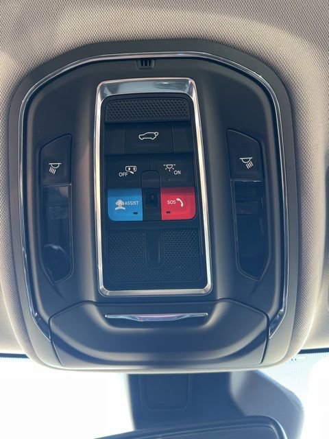 Used 2023 Jeep Grand Cherokee Limited w/ Trailer Tow Prep Group (B) image 18