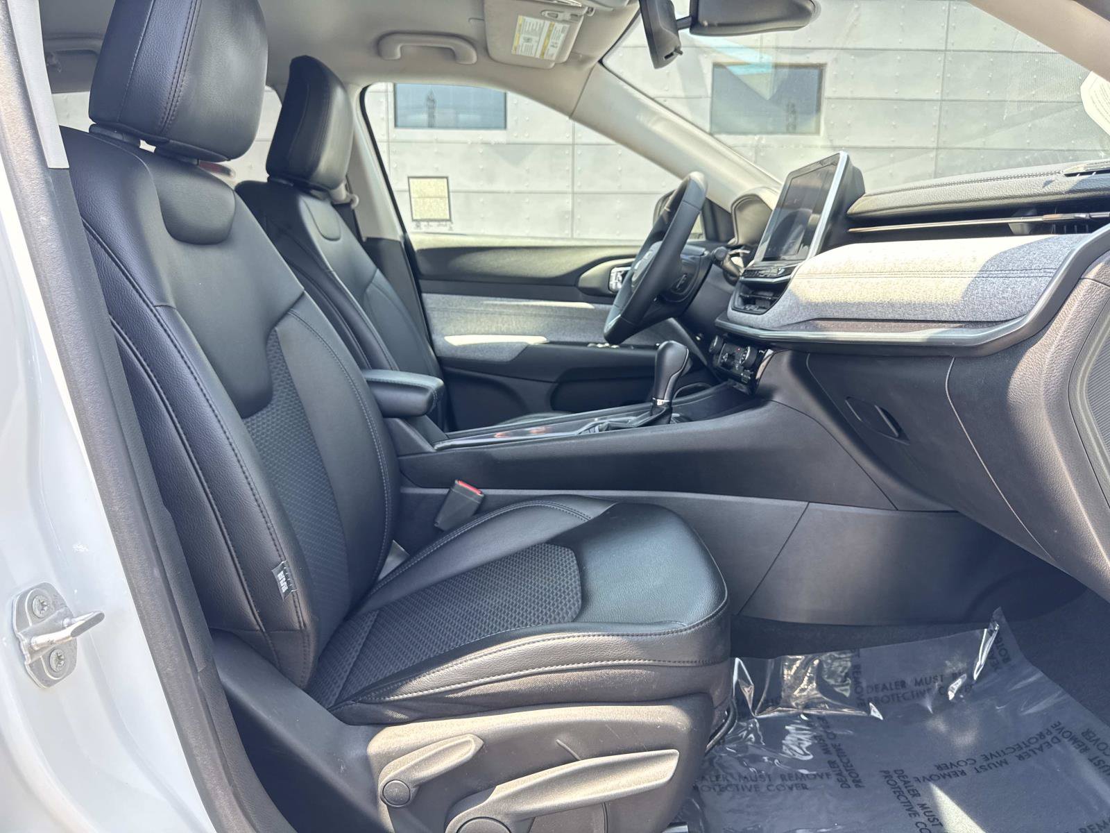 Used 2022 Jeep Compass Latitude FWD image 32
