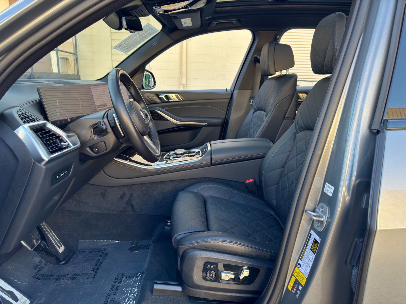 Used 2024 BMW X5 xDrive50e w/ M Sport Package AWD/4WD image 17