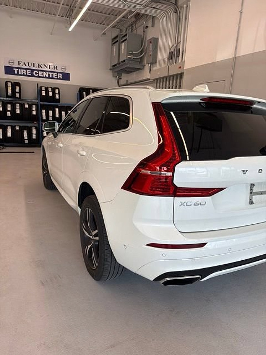 Used 2018 Volvo XC60 T6 R-Design w/ Convenience Package AWD/4WD image 6