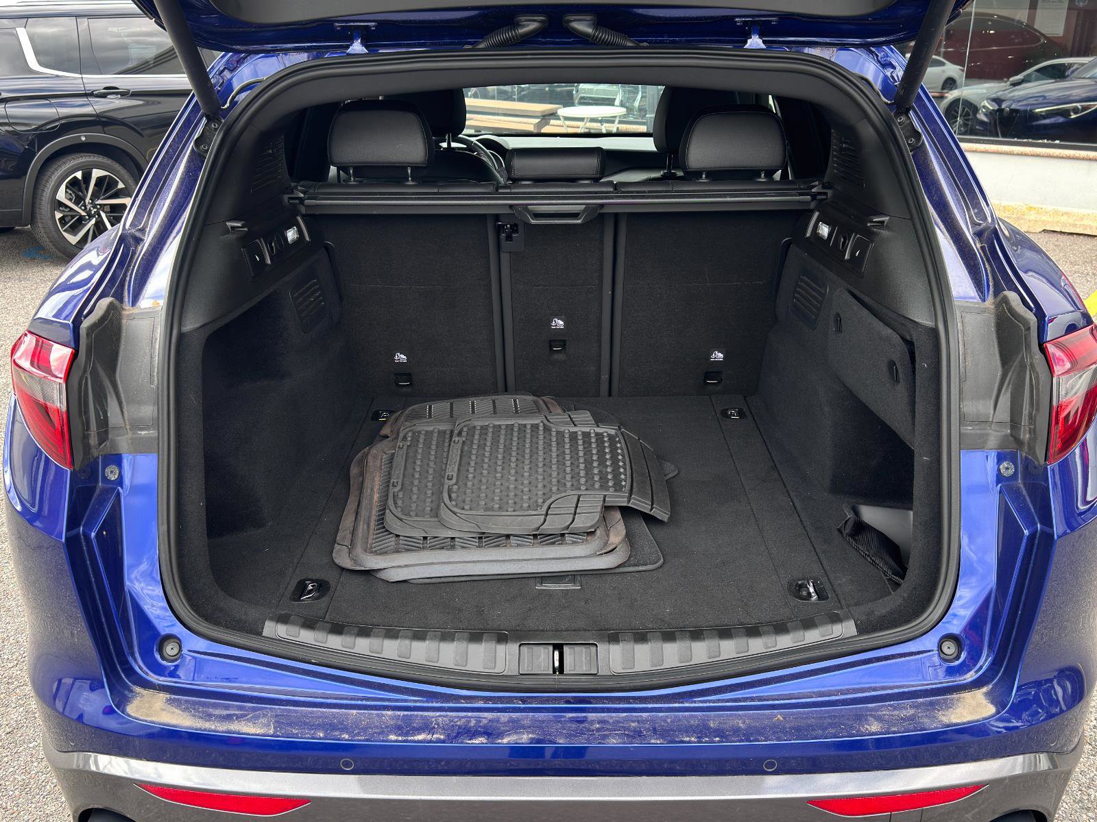 Used 2022 Alfa Romeo Stelvio Ti image 8