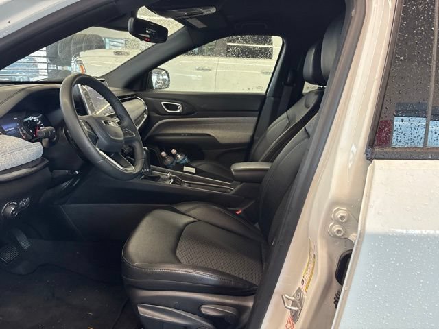 Used 2025 Jeep Compass Latitude AWD/4WD image 27