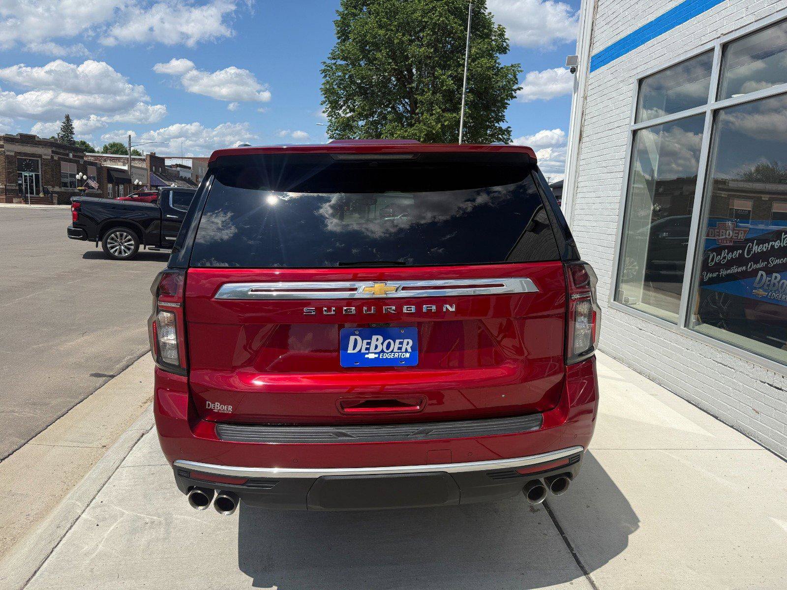 Used 2022 Chevrolet Suburban High Country AWD/4WD image 4