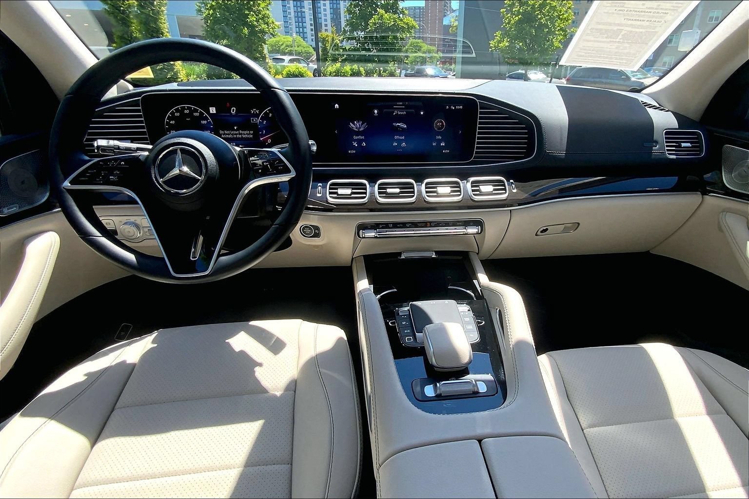 Used 2025 Mercedes-Benz GLS 450 4MATIC image 15