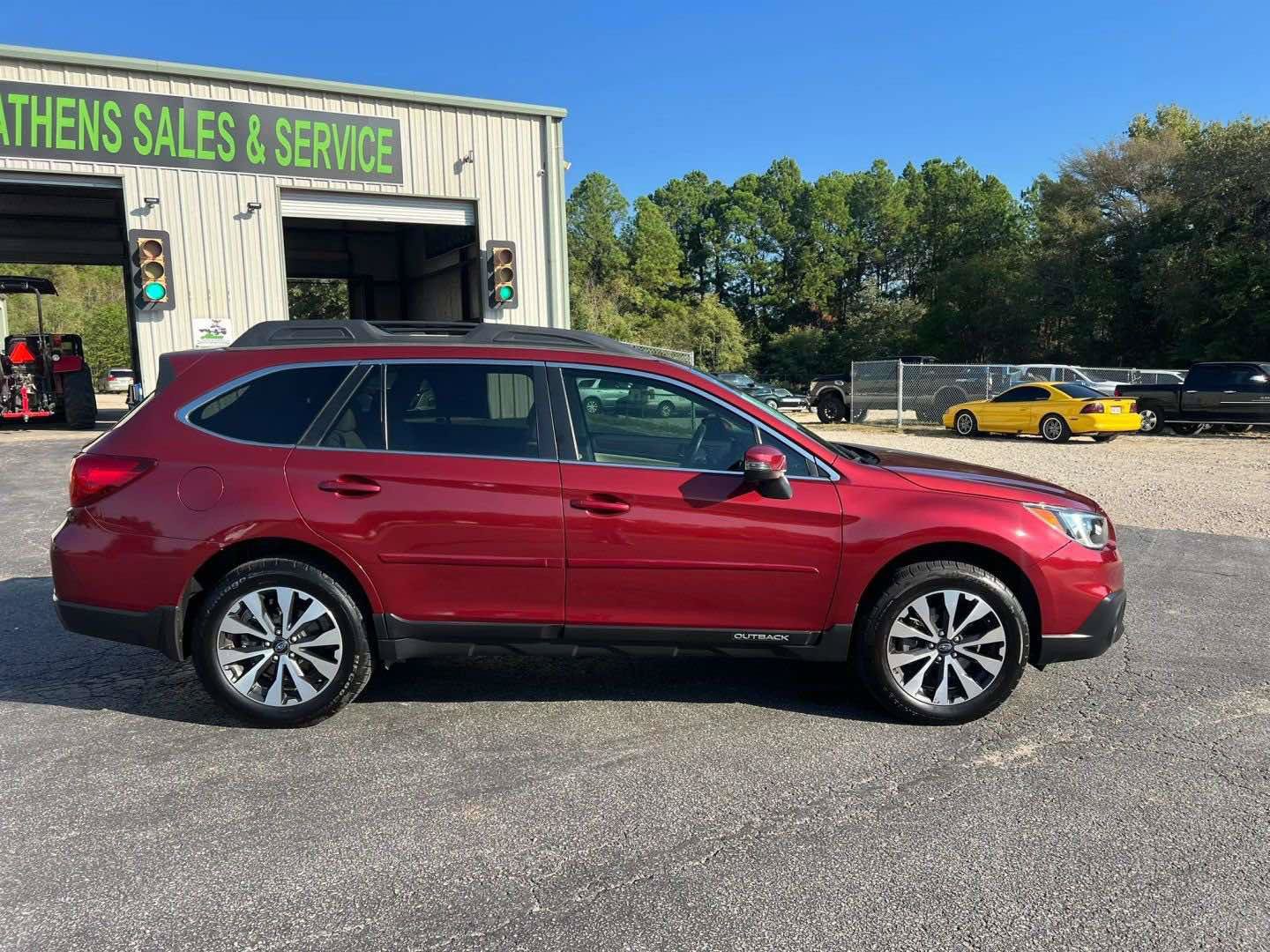 Used 2017 Subaru Outback 2.5i Limited AWD/4WD image 2