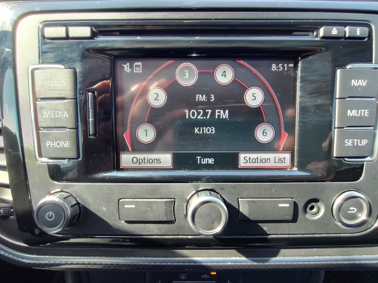 Used 2013 Volkswagen Beetle 2.0T FWD image 27