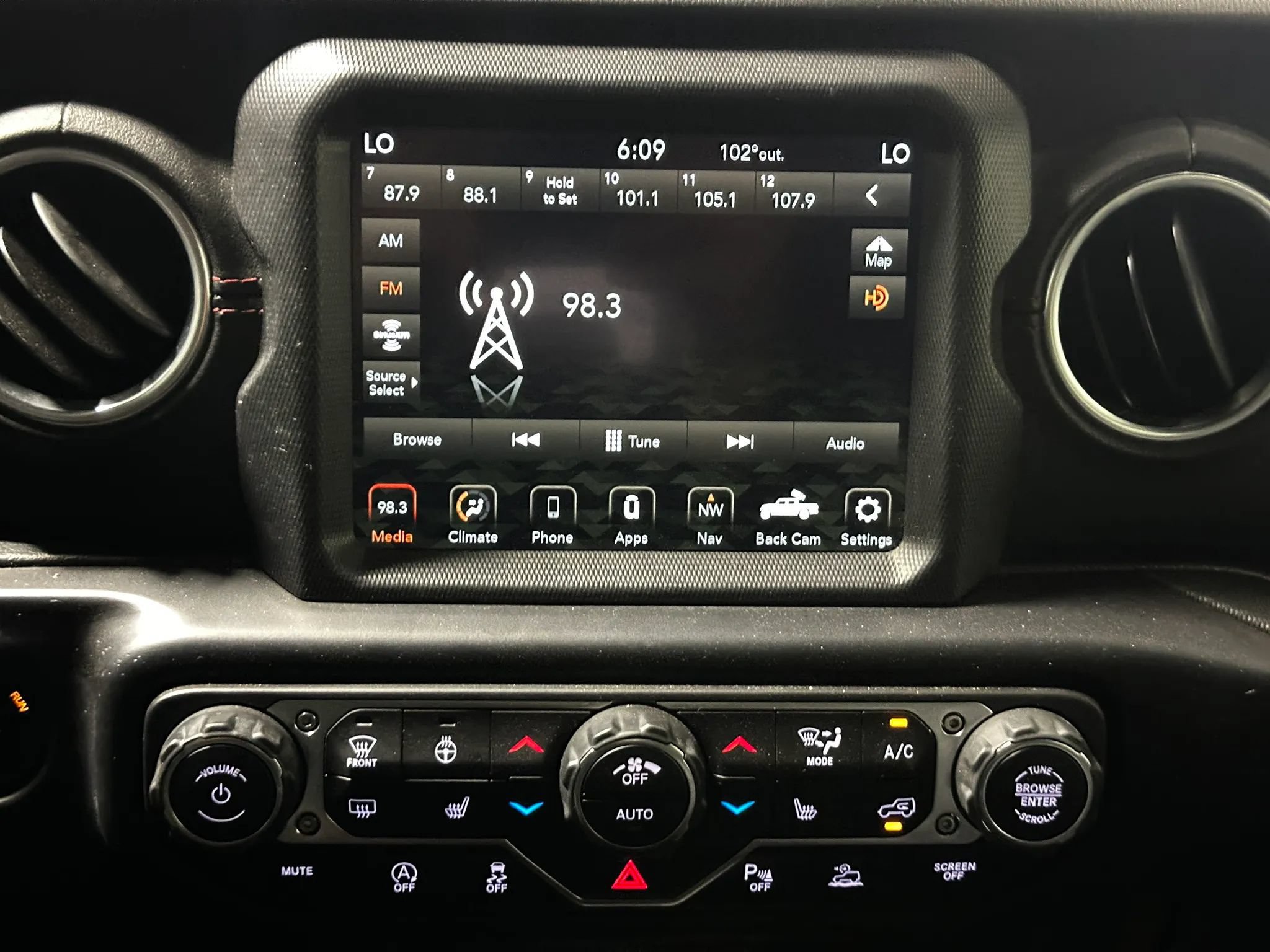 Used 2020 Jeep Gladiator Rubicon AWD/4WD image 33