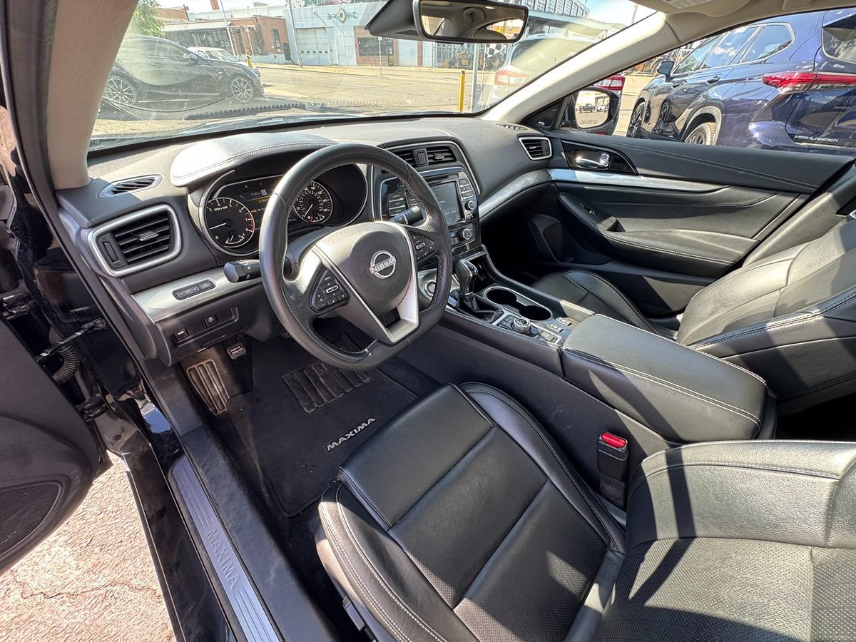 Used 2023 Nissan Maxima SL FWD image 11