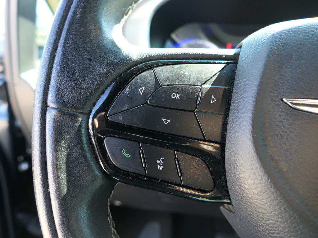 Certified 2022 Chrysler Pacifica Limited w/ Uconnect Theater Family Group AWD/4WD image 14