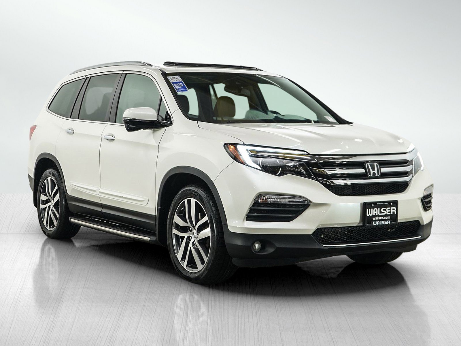 Used 2017 Honda Pilot Touring image 7