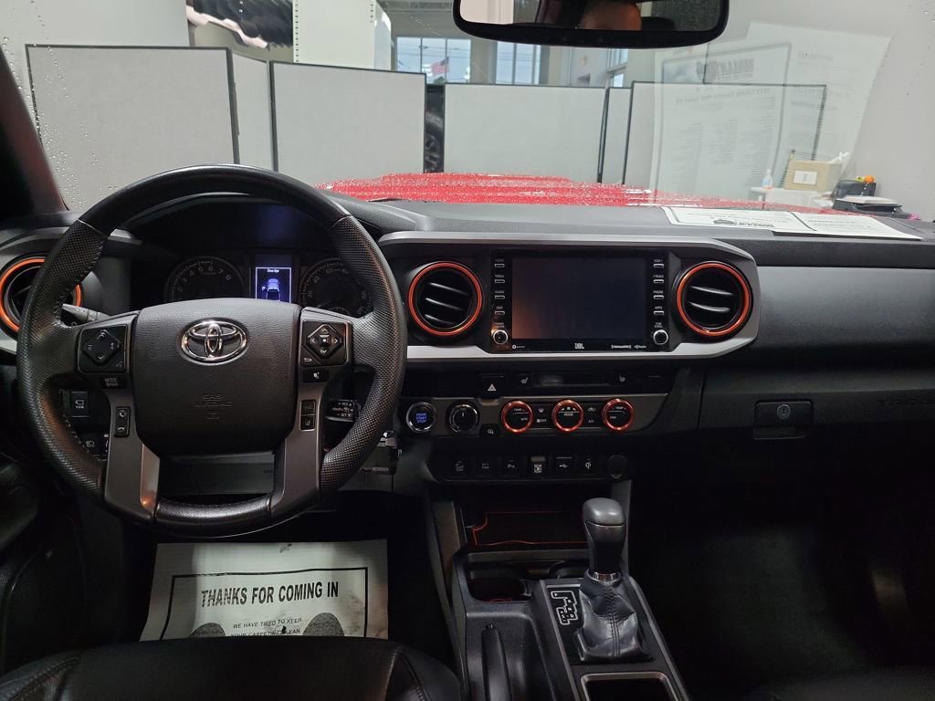 Used 2022 Toyota Tacoma TRD Sport image 3