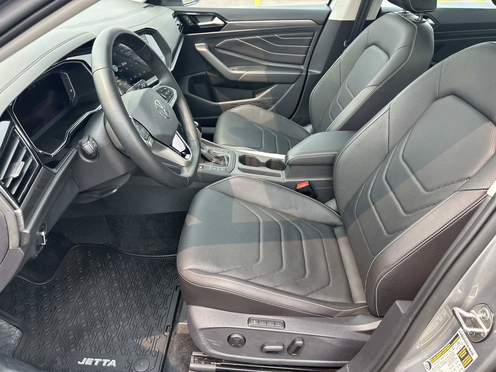 Used 2023 Volkswagen Jetta SEL FWD image 18