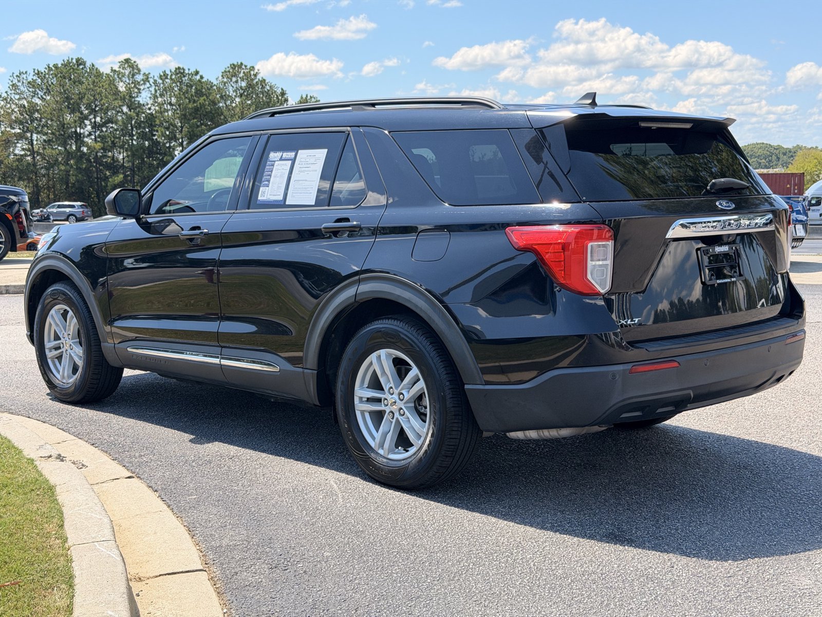 Used 2021 Ford Explorer XLT RWD image 10