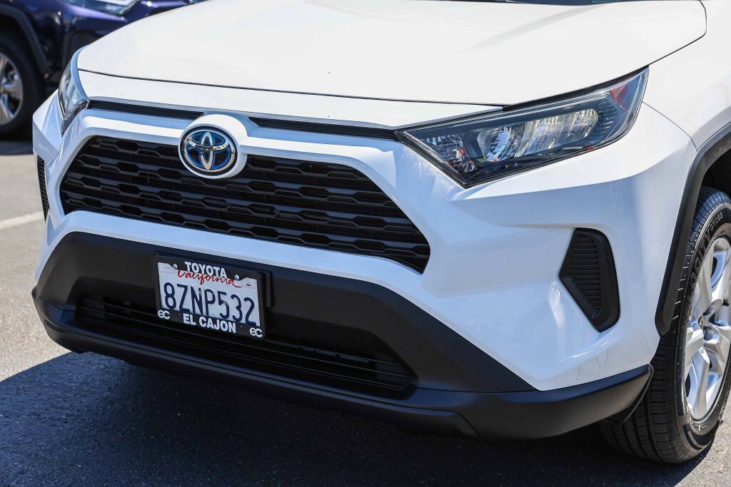 Certified 2021 Toyota RAV4 LE AWD/4WD image 19
