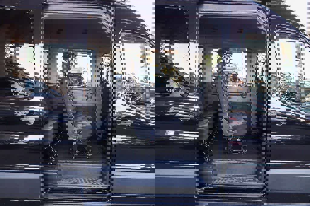 Used 2024 Ford Transit 350 XLT image 18